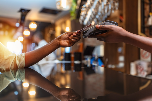 5 Benefits of Using a Debit Terminal for Your Small Business_payment