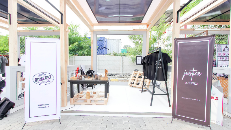 What are pop up stores