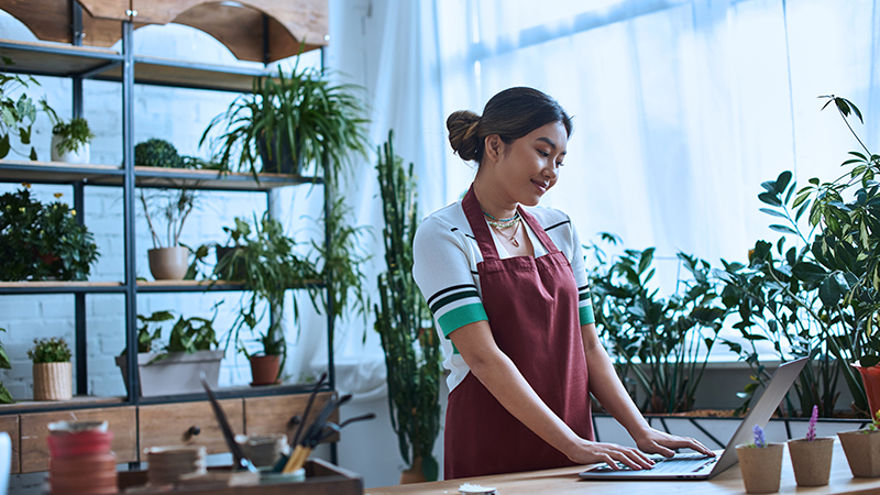 How Renting a POS Terminal Can Help Your Small Business Save Money