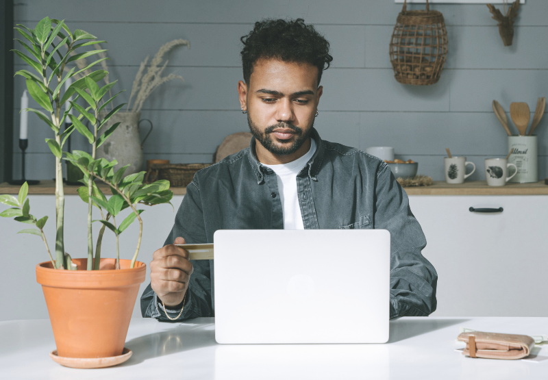 Turn post-holiday returns into a revenue opportunity in blog 1